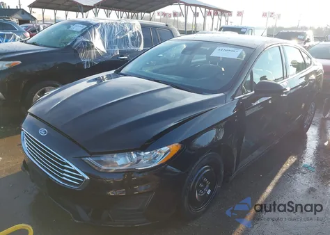 2019 Ford Fusion S z USA, uszkodzony, nr VIN 3FA6P0G70KR247598